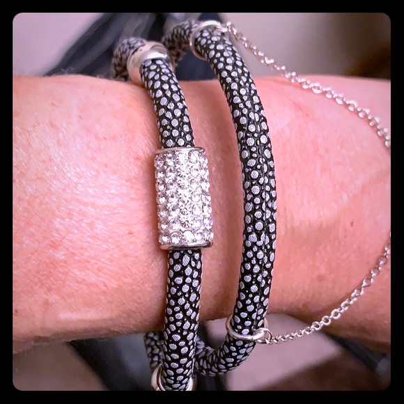 Jewelry - New In Bag Black & Gray SwarovskiCrystal Bracelet
